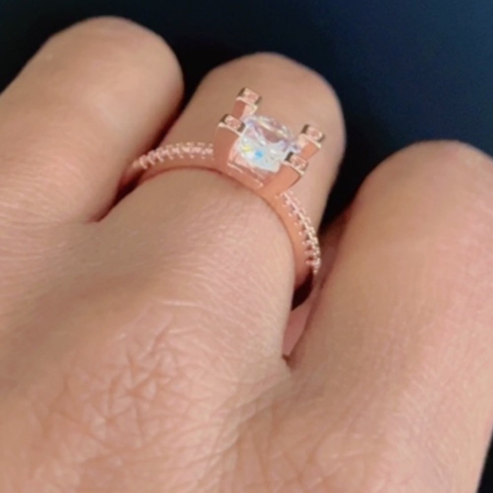 Crystal stone and rose gold ring